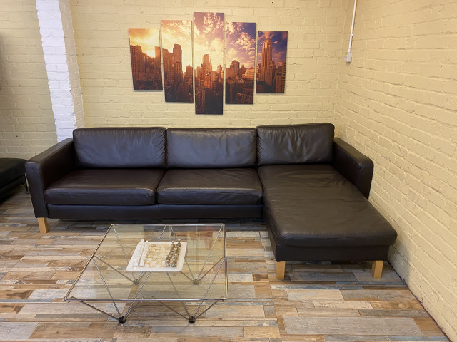 Cosy Brown Leather Corner Sofa