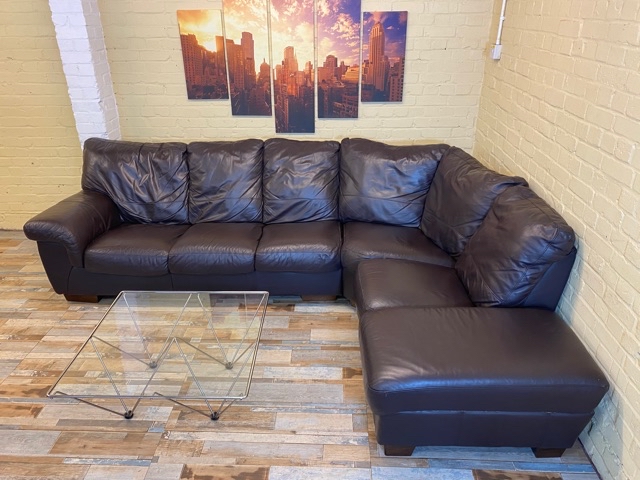 Spacious Large Brown Leather Corner Sofa (ME)