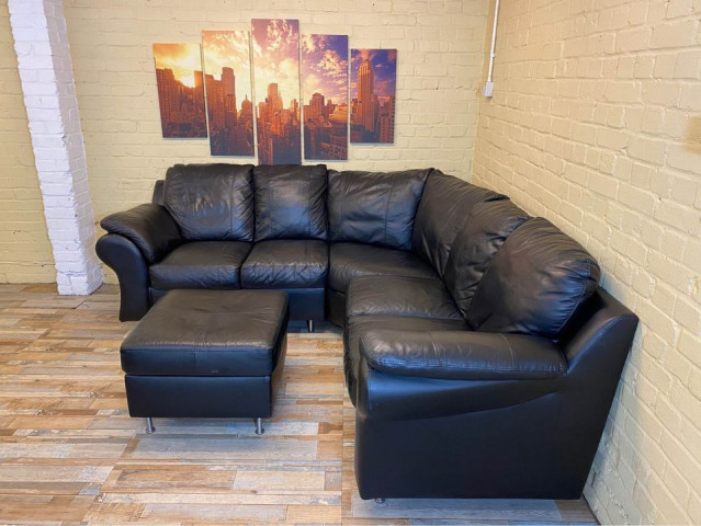 Fantastic Comfy Black Leather Corner Sofa