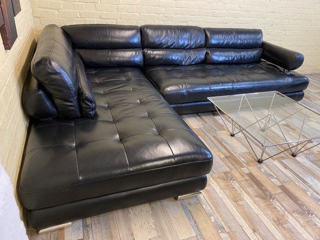 Huge Deep Black Leather Corner Sofa (KT)