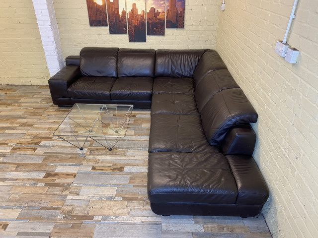 Splendid Large Brown Leather Corner Sofa (ME)