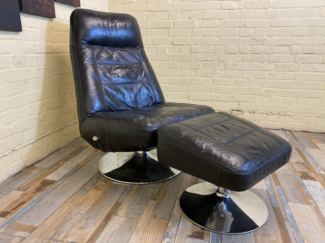 Extremely Comfortable Black Leather Armchair (ME)