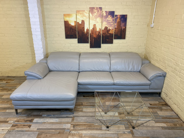 Incredible Smooth Grey Leather Sofa (ME)