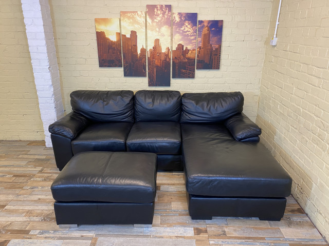 Left/Right Hand Black Leather Corner Sofa