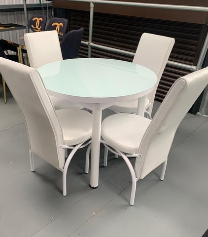 Brand New Extendable Dining Table and chairs avail