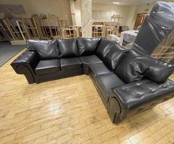 Top Quality Brand New Leather Corner sofa....Free 