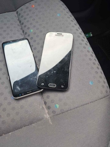 2 broken mobile phone