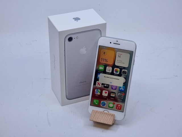 Apple iPhone 7 32GB Unlocked 81% Battery Health (2