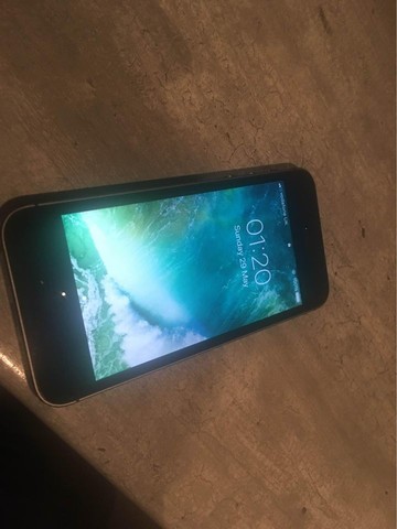 iPhone 5s Unlocked - Perfect condition