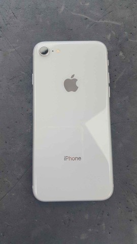 Iphone 8 white/silver 64gb Unlocked warranty and r