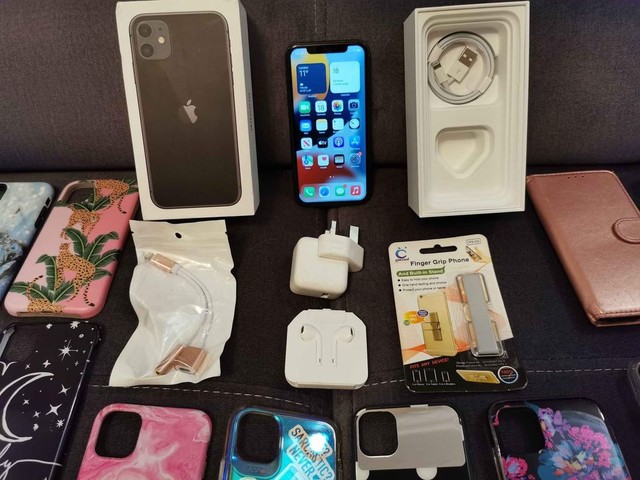 Deal, IPhone 11 with extras, unlocked, 64GB, black