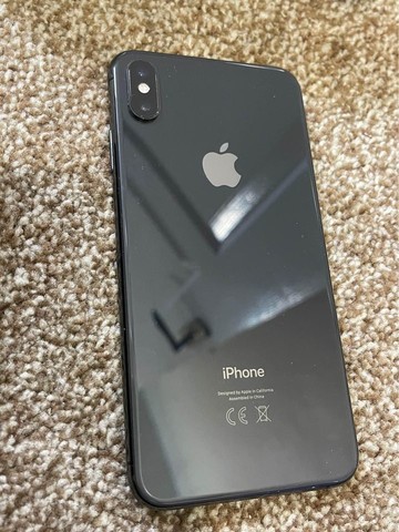 iPhone XS Max 256gb hairline crack in screen